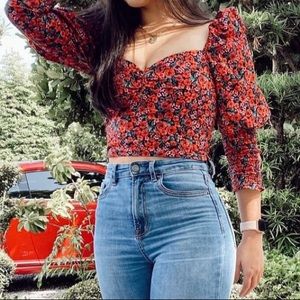 ❌❌SOLD❌❌NWOT Zara Flower Crop Top